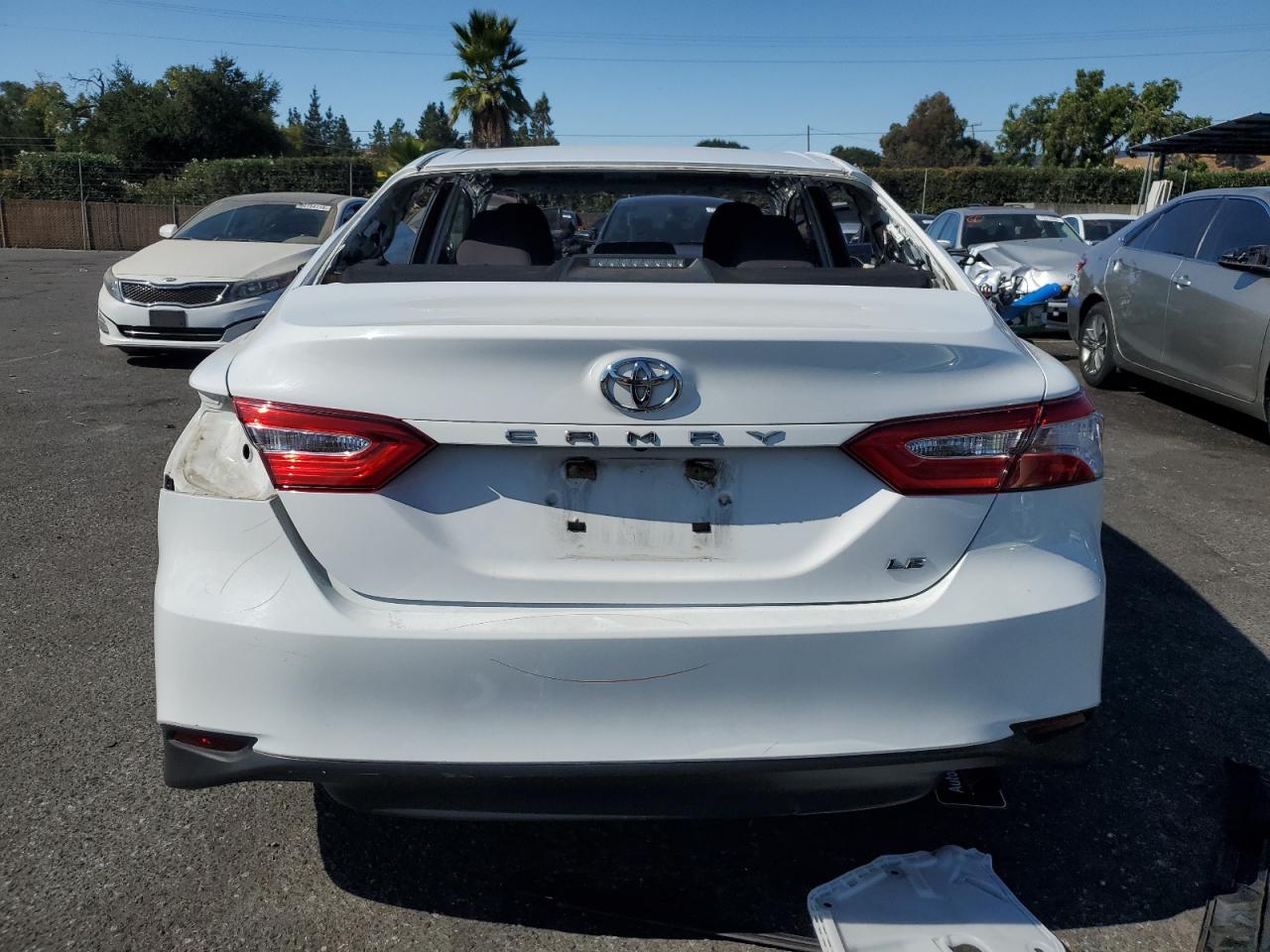 4T1B11HK5JU595547 2018 Toyota Camry L