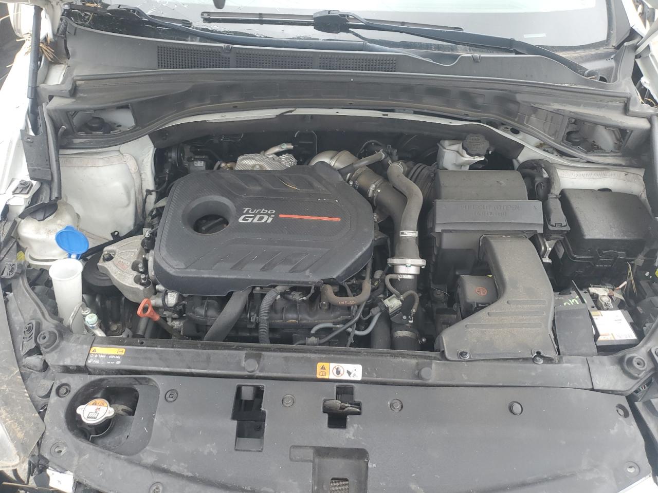 2017 Hyundai Santa Fe - Image 13