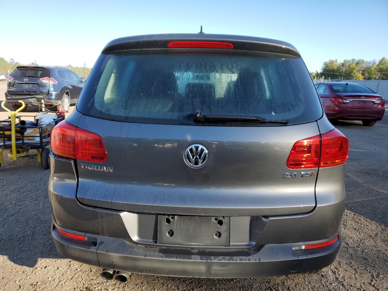 WVGHV7AXXHK031759 2017 Volkswagen Tiguan Trendline