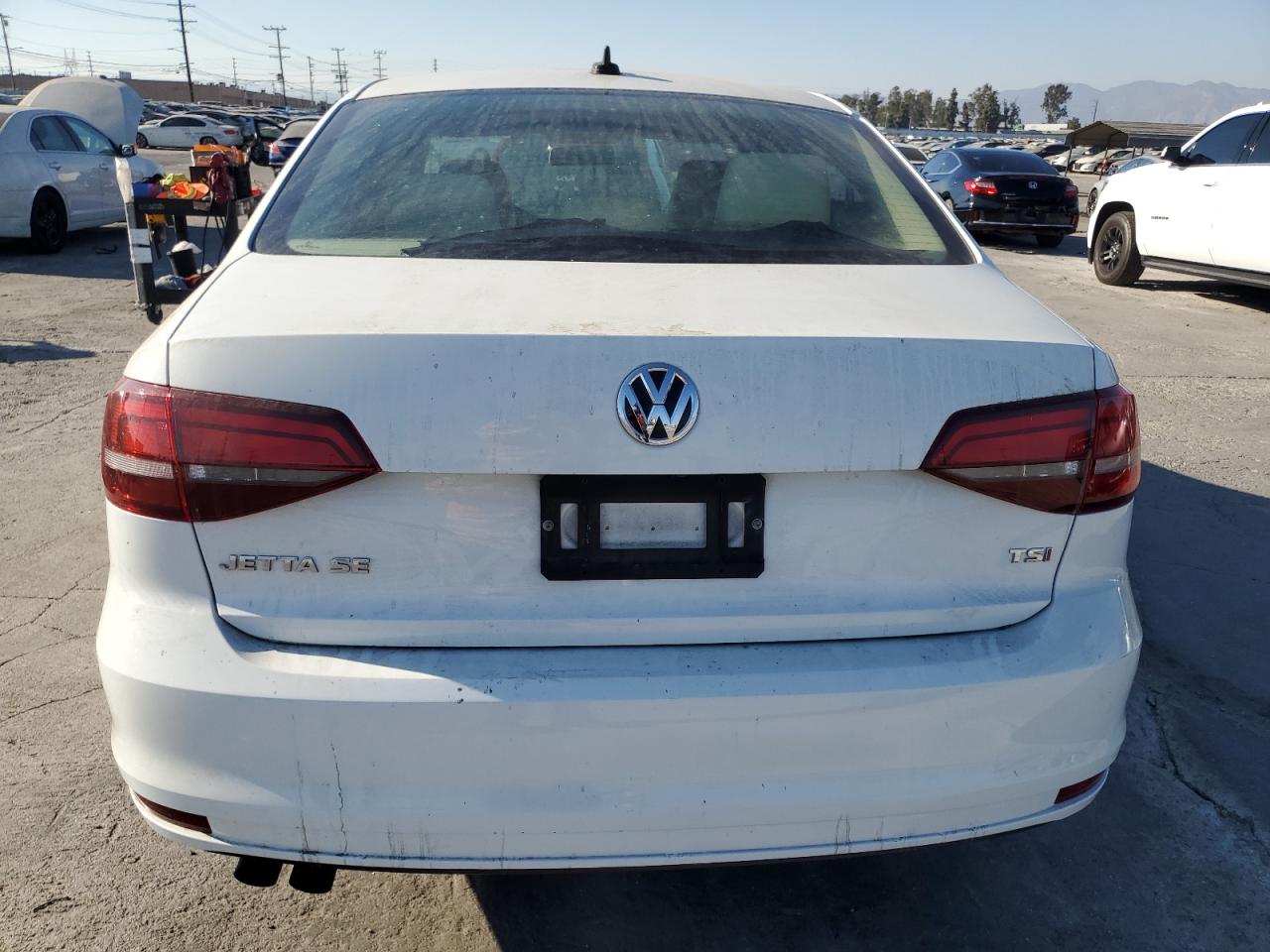 3VWDB7AJ4HM283214 2017 Volkswagen Jetta Se