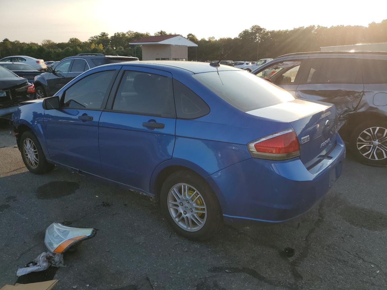 2010 Ford Focus - Image 2