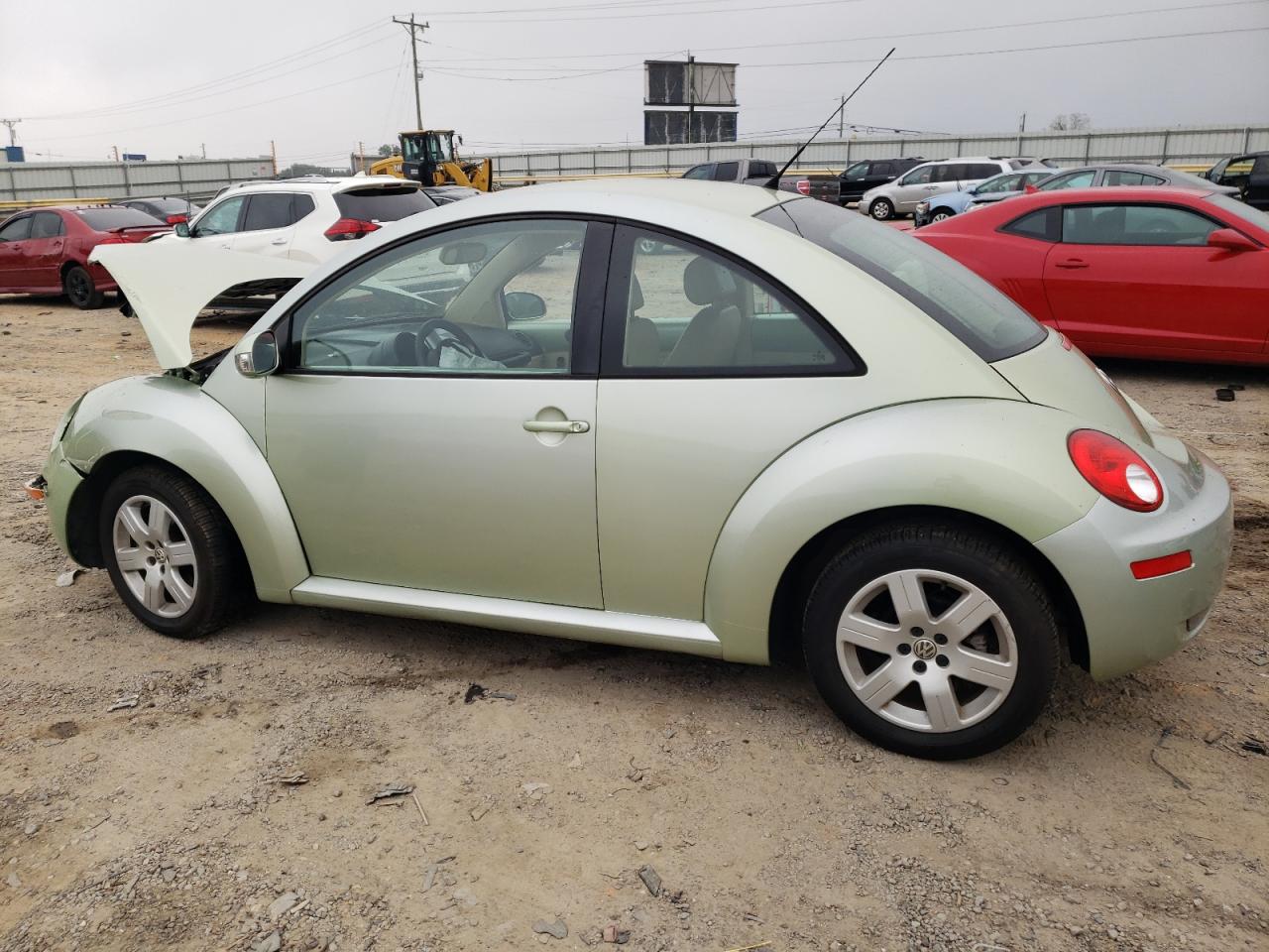 2007 Volkswagen Beetle - Image 2