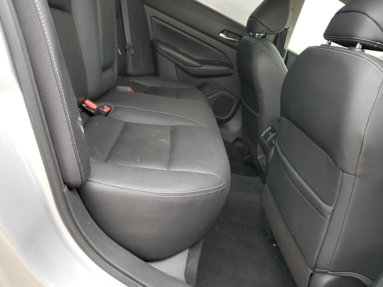 2020 Nissan Altima - Image 10