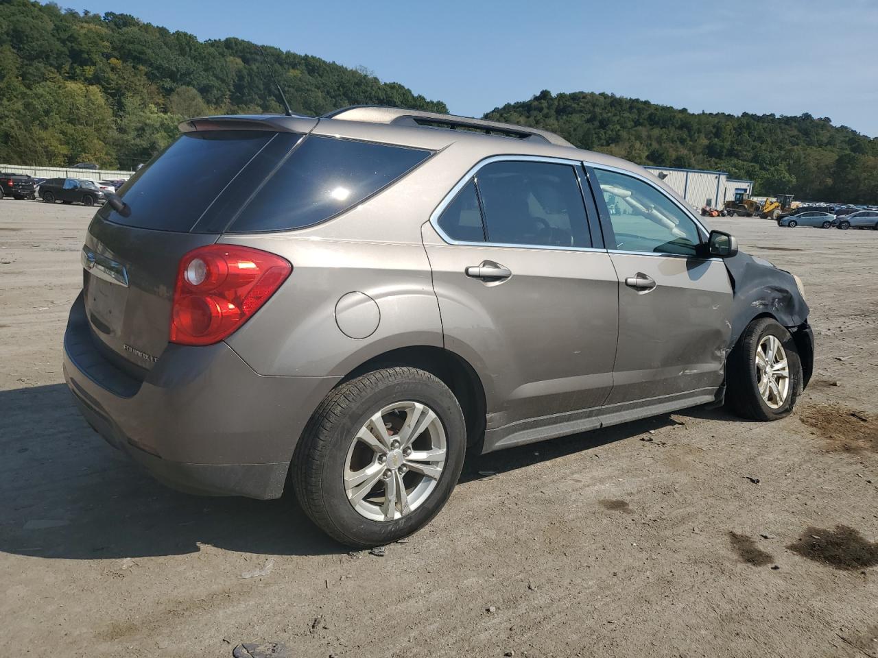 2010 Chevrolet Equinox - Image 3
