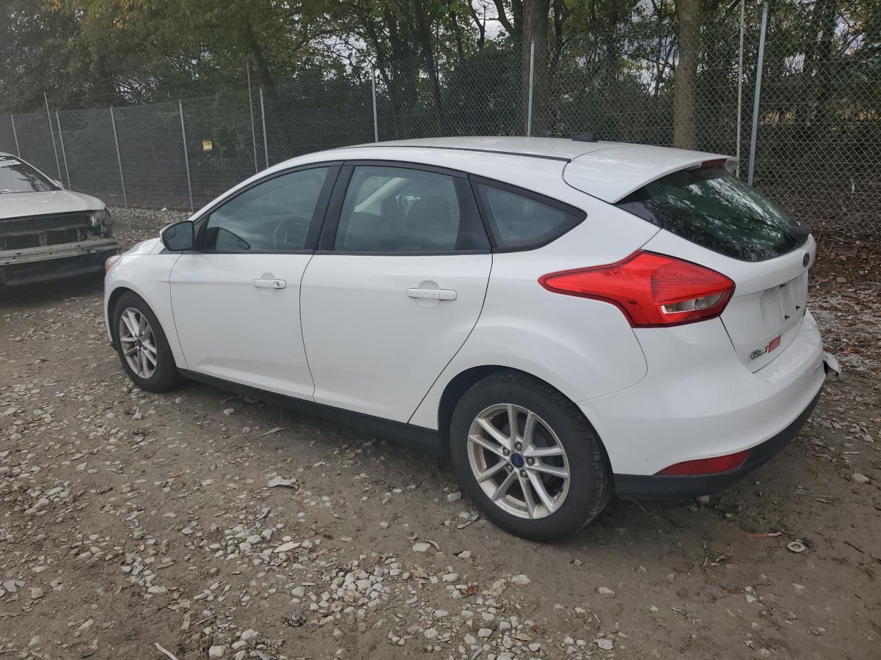 2015 Ford Focus Se VIN: 1FADP3K29FL364329 Lot: 72752354