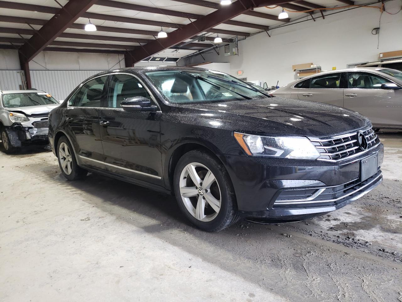 2017 Volkswagen Passat - Image 4
