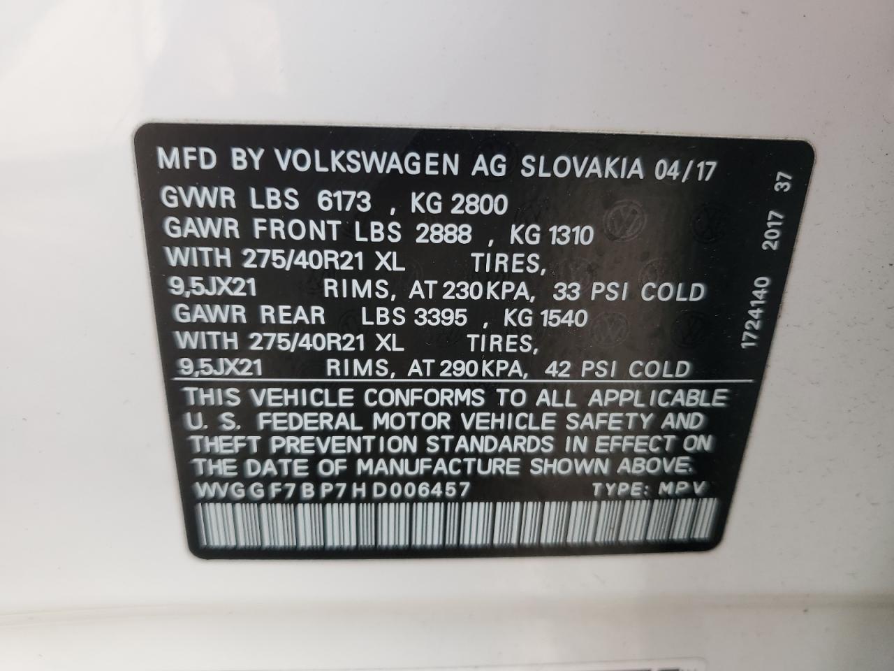 WVGGF7BP7HD006457 2017 Volkswagen Touareg Executive