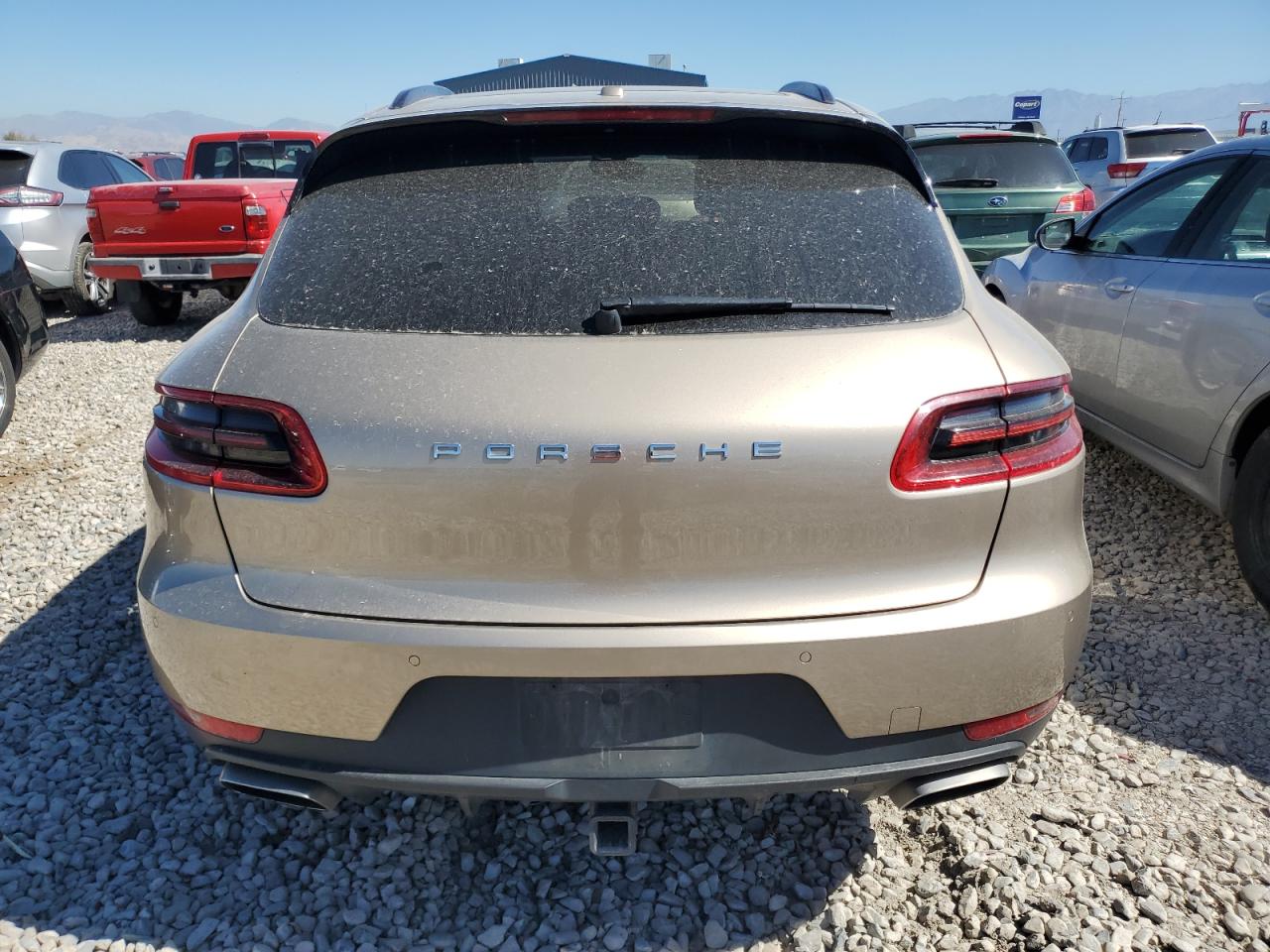 WP1AA2A59JLB10373 2018 Porsche Macan