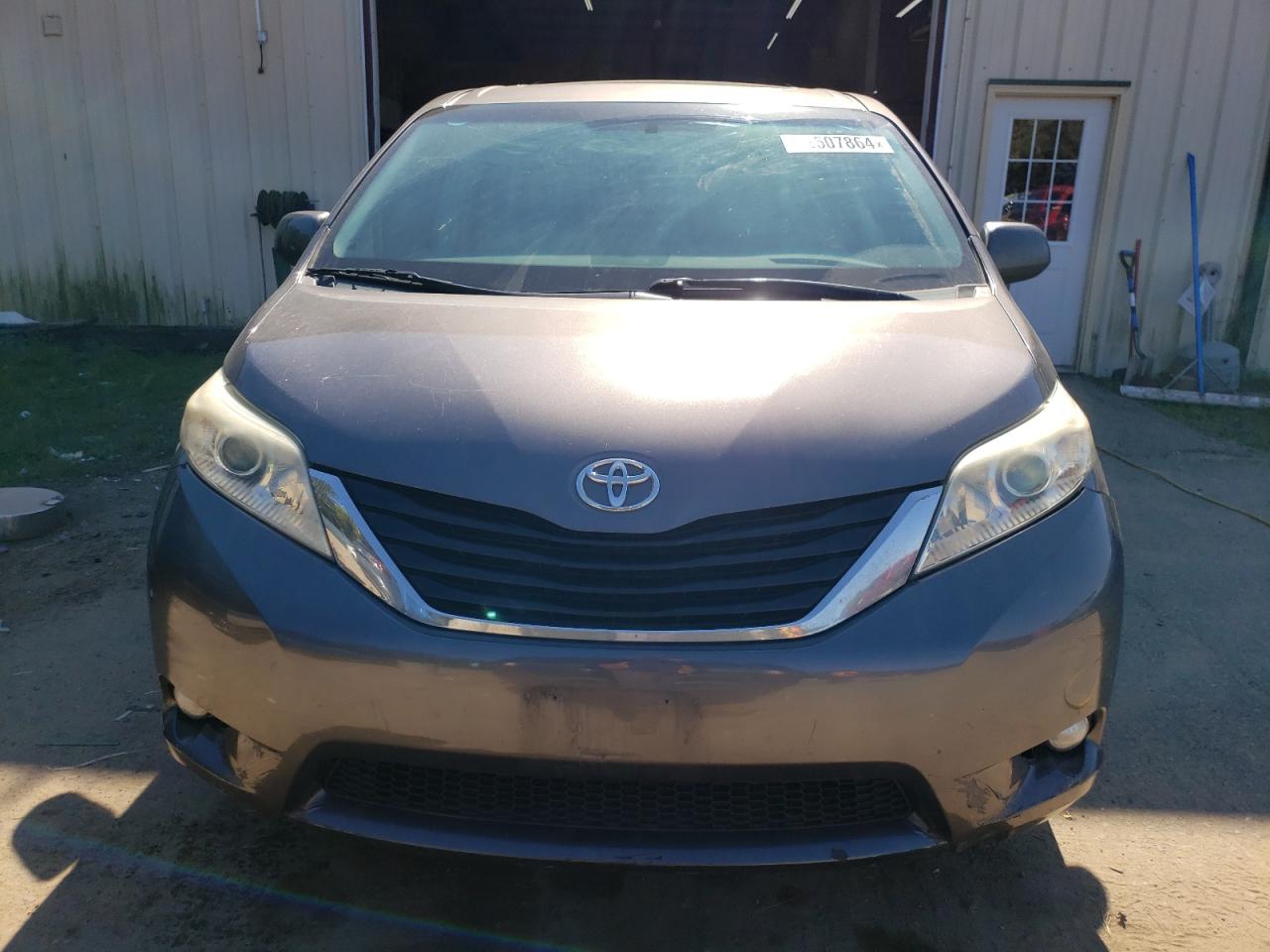 5TDYK3DC7BS130800 2011 Toyota Sienna Xle