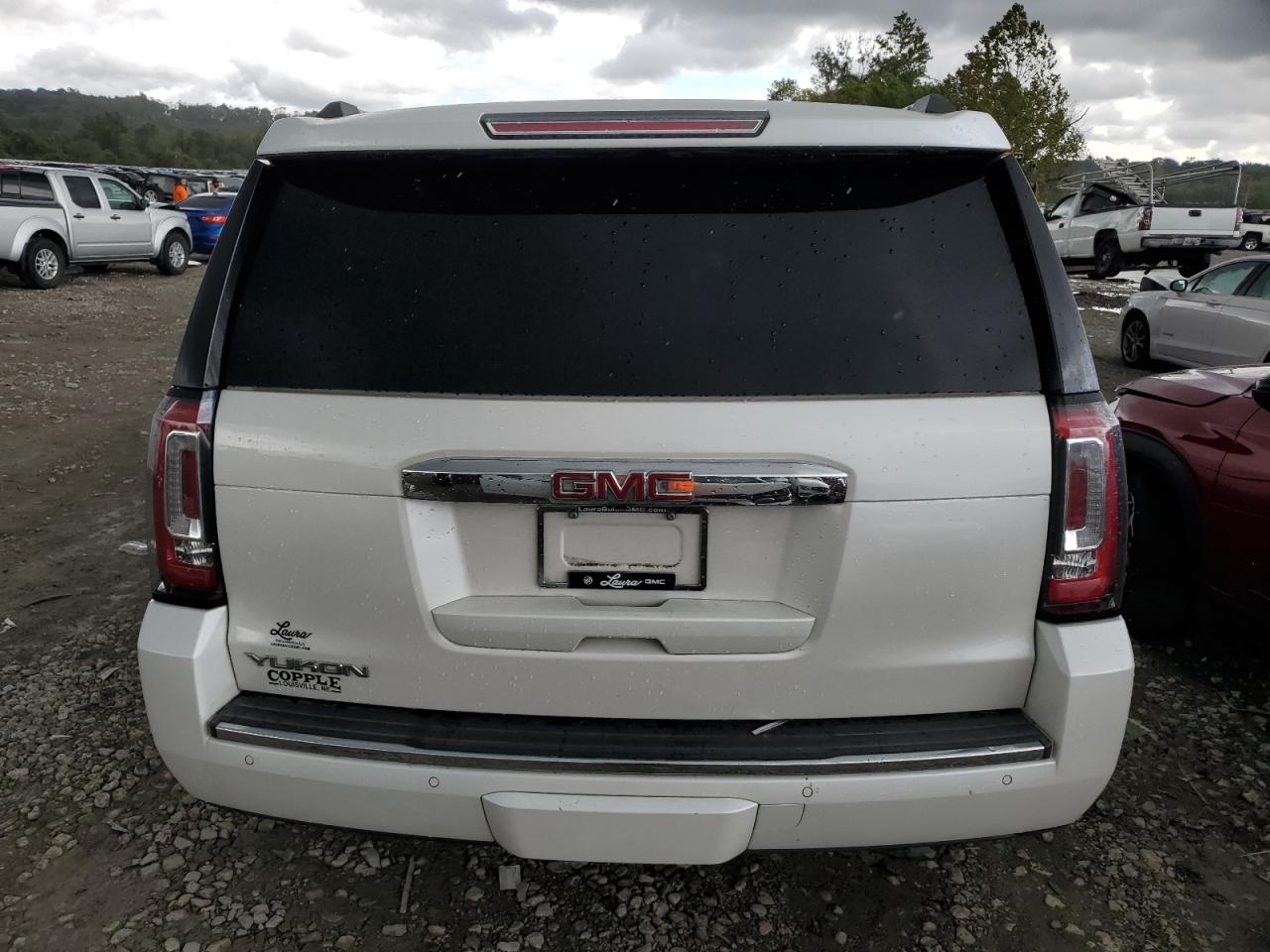 1GKS2CKJ1HR321700 2017 GMC Yukon Denali