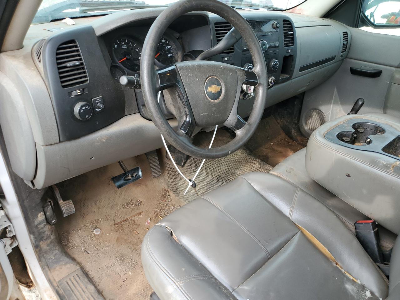 2011 Chevrolet Silverado - Image 8