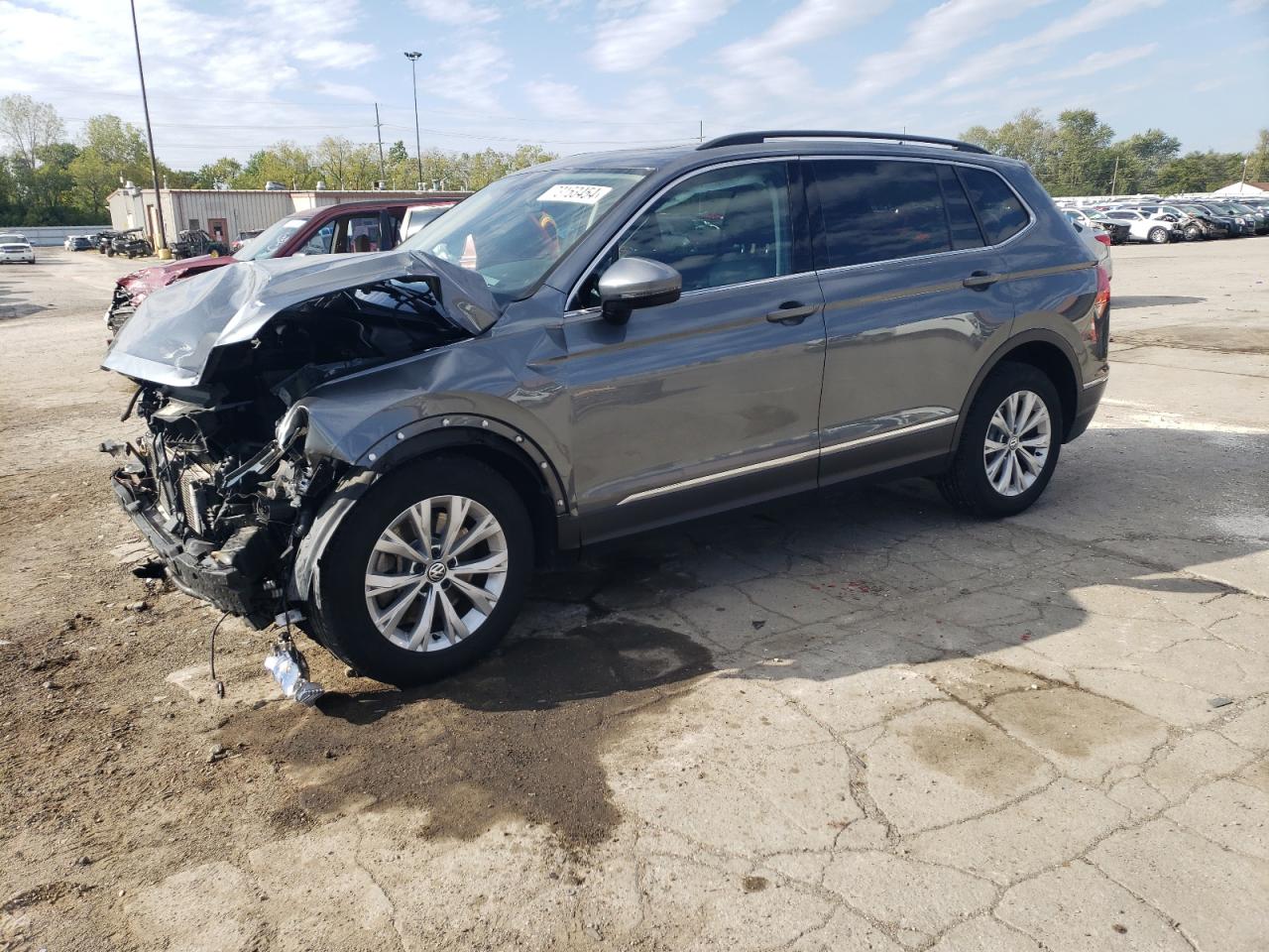 3VV2B7AX5JM113272 2018 VOLKSWAGEN TIGUAN - Image 1