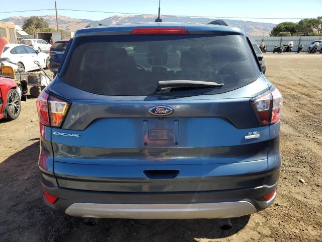  FORD ESCAPE 2018 Granatowy