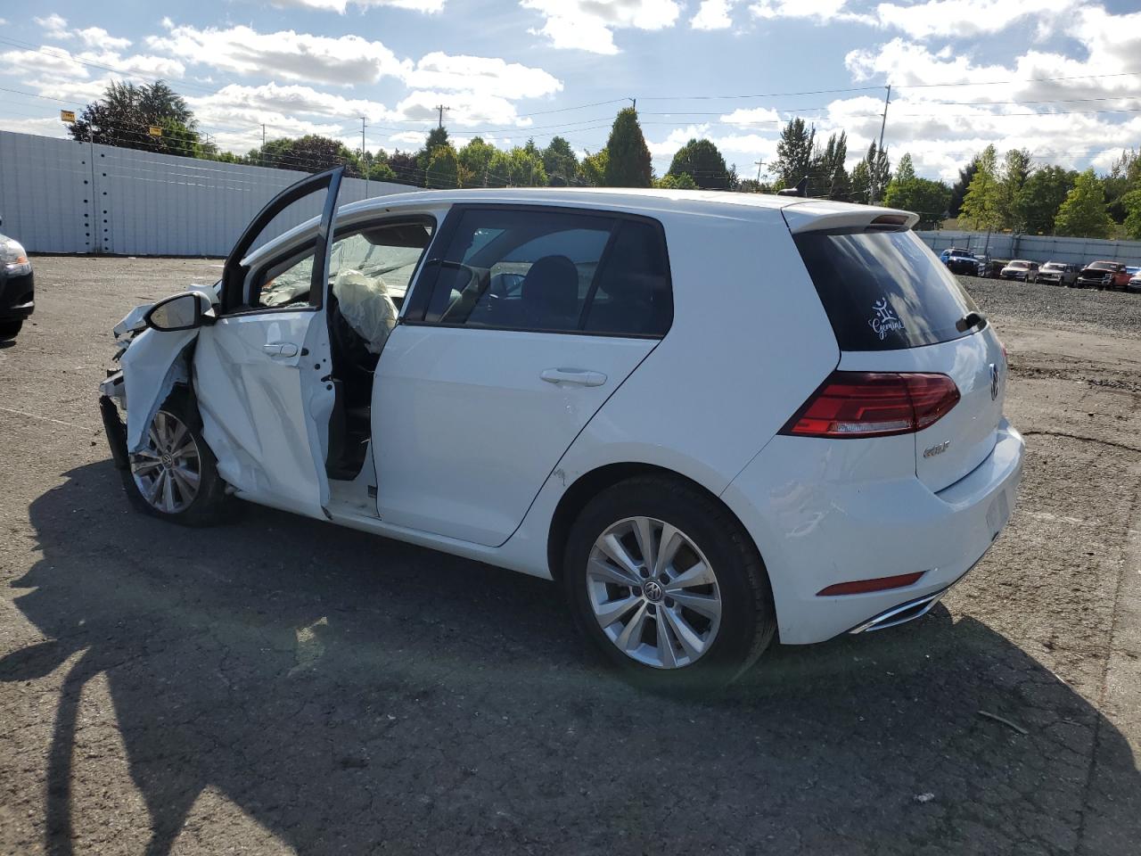 2020 Volkswagen Golf - Image 2