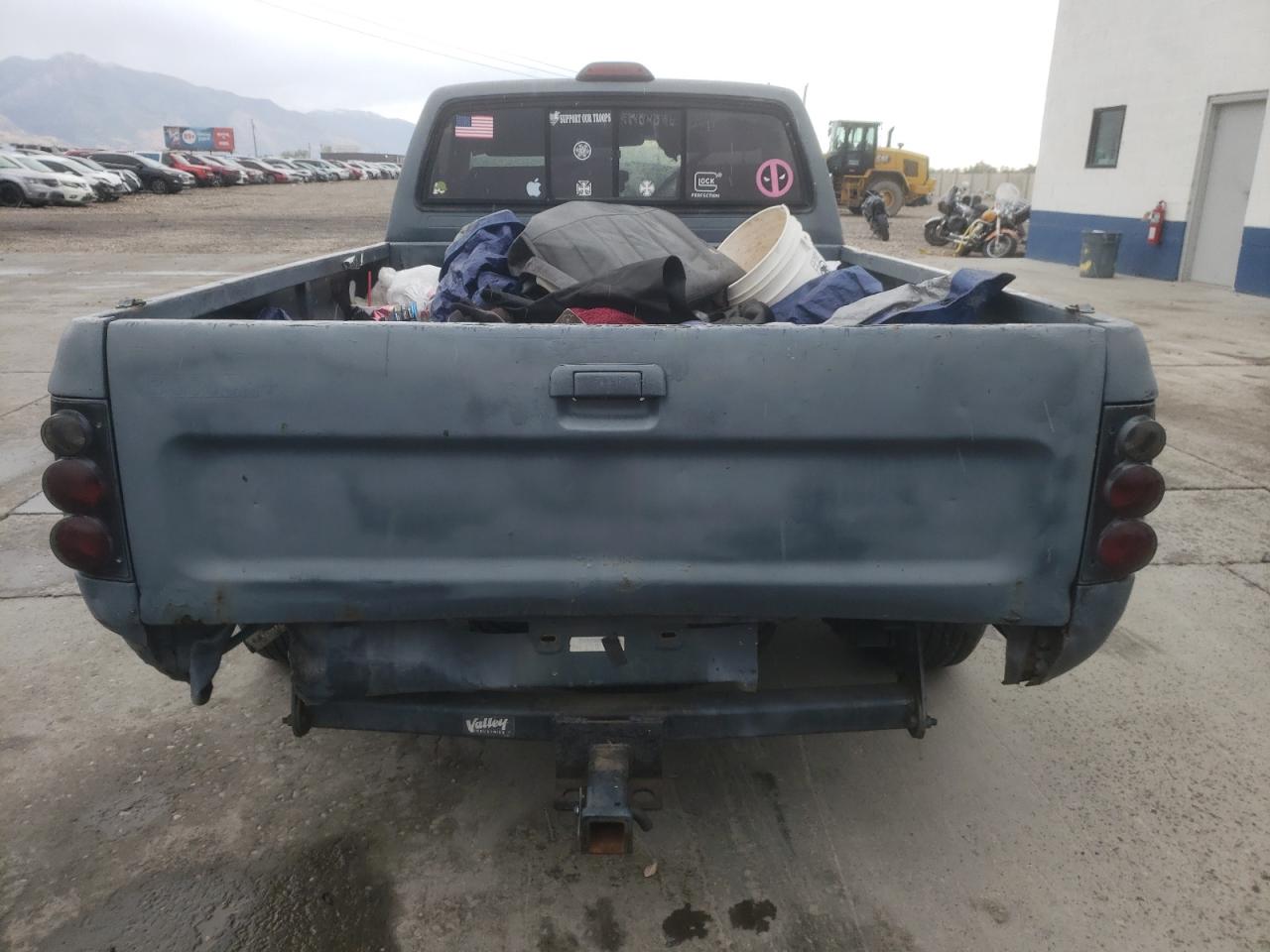 1994 Toyota Pickup 1/2 Ton Short Wheelbase Stb VIN: 4TARN81A7RZ178121 Lot: 72069554