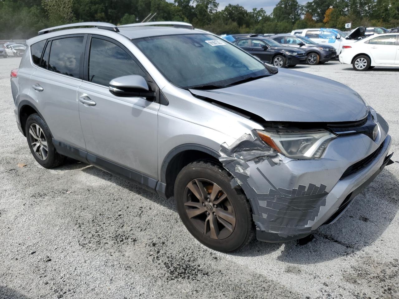 VIN JTMWFREV1JJ173183 2018 TOYOTA RAV4 no.4