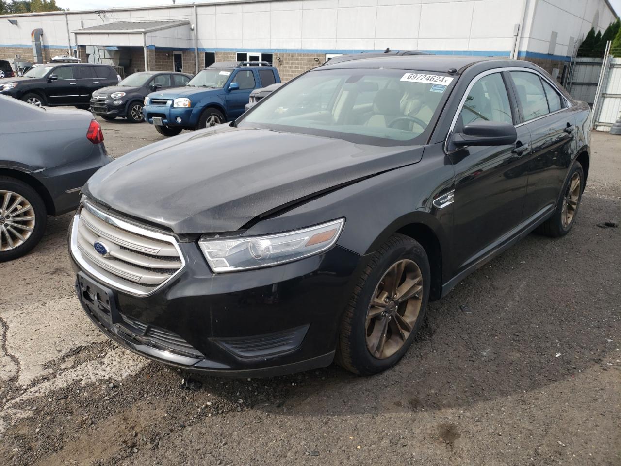 VIN 1FAHP2D83DG235618 2013 FORD TAURUS no.1