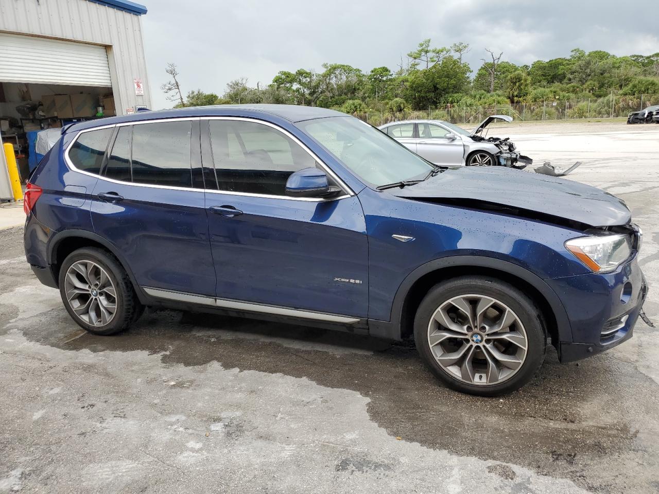 VIN 5UXWX9C54H0T11670 2017 BMW X3 no.4