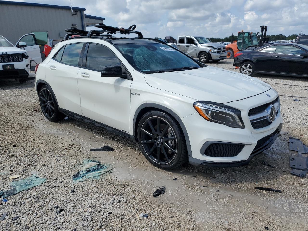 VIN WDDTG5CB1FJ105870 2015 MERCEDES-BENZ GLA-CLASS no.4