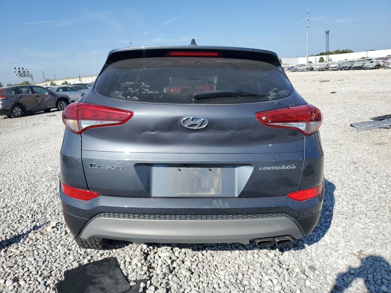 KM8J33A21JU799998 2018 Hyundai Tucson Value