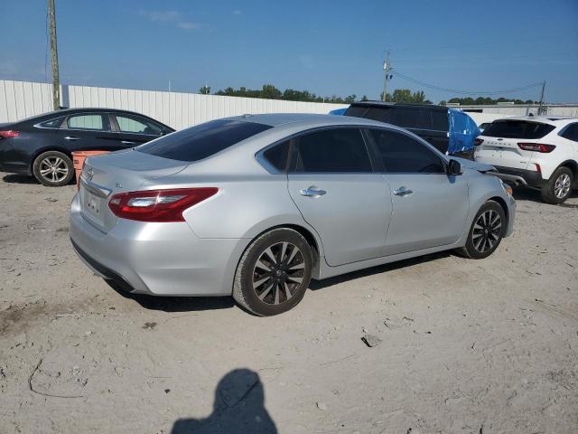  NISSAN ALTIMA 2018 Srebrny