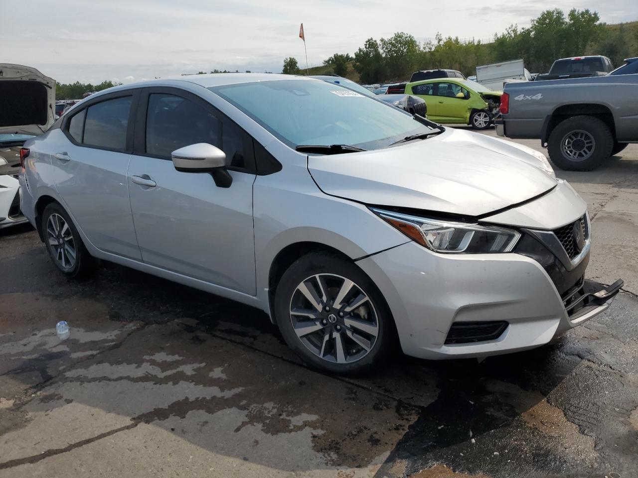 2021 Nissan Versa - Image 4