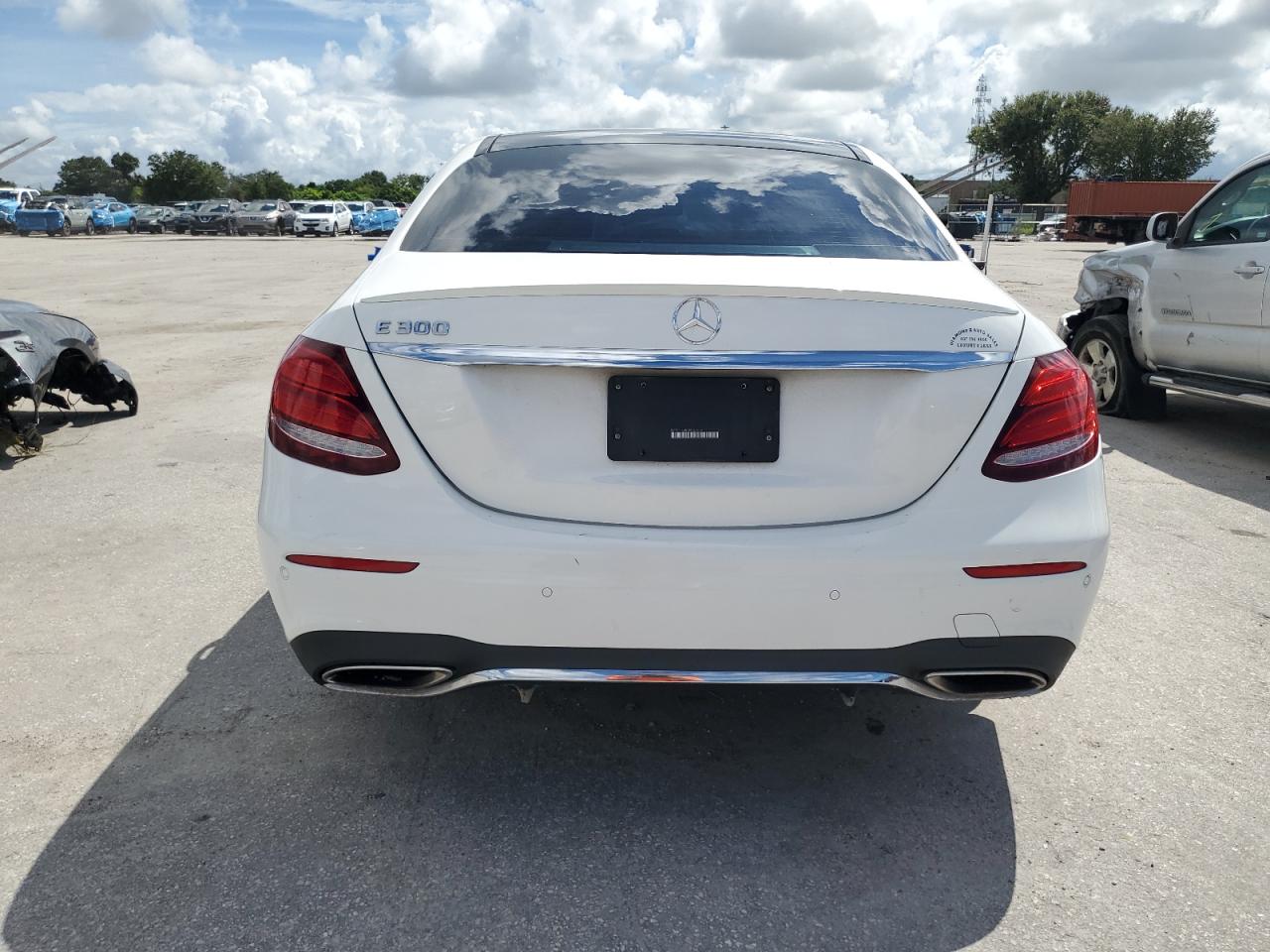 2017 Mercedes-Benz E 300 VIN: WDDZF4JB0HA061972 Lot: 70964024