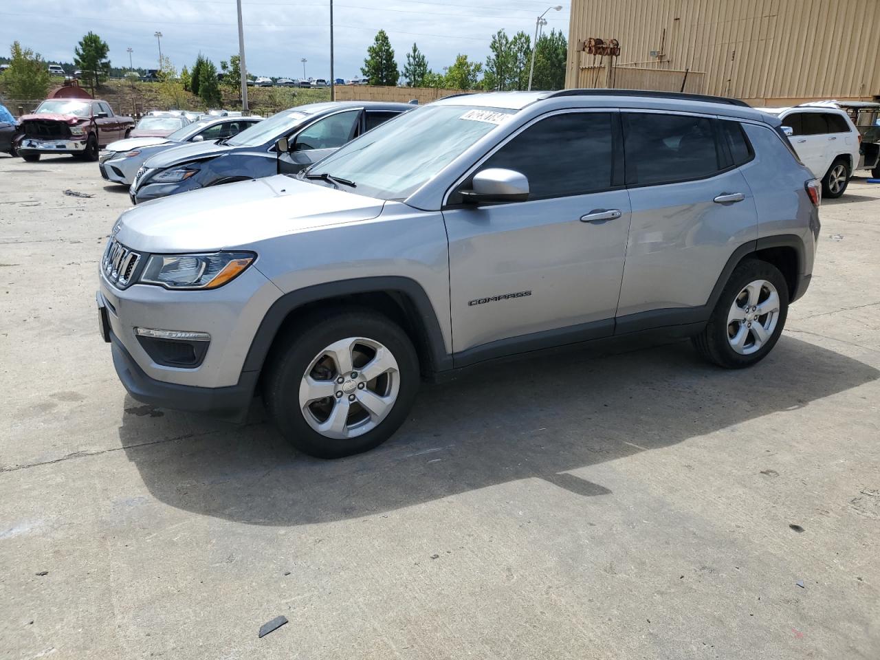 3C4NJCBBXJT194625 2018 JEEP COMPASS - Image 1