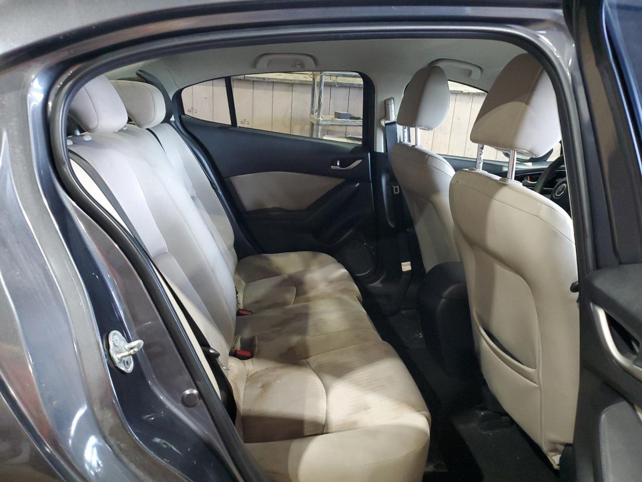 2015 Mazda 3 - Image 10