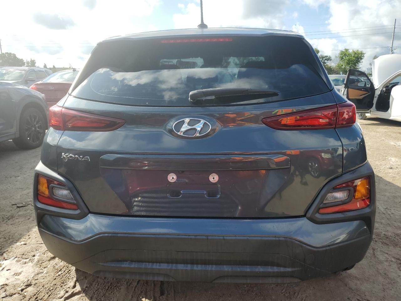 KM8K12AAXKU300466 2019 Hyundai Kona Se