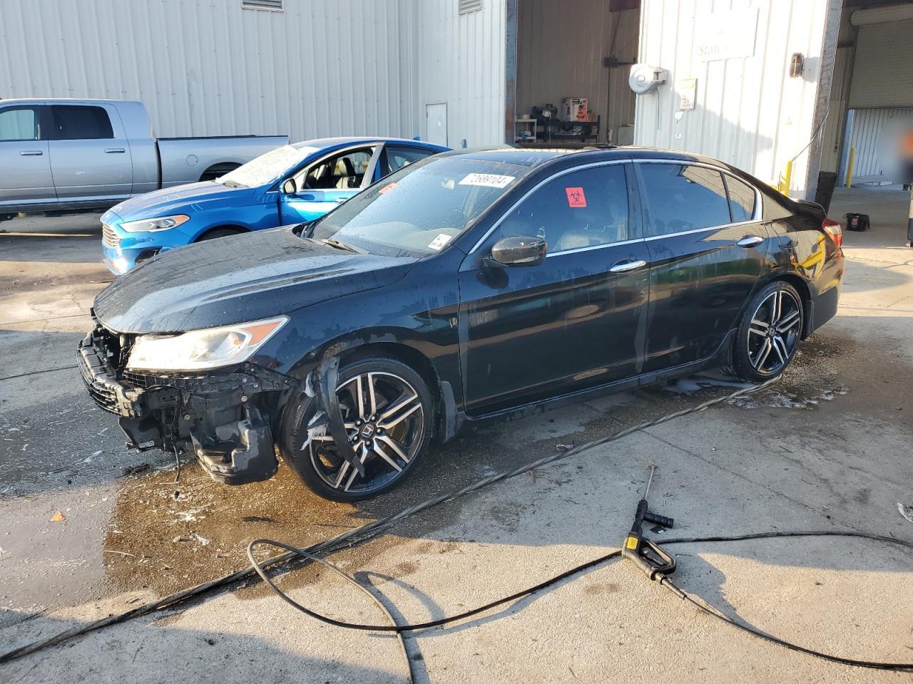 1HGCR2F16HA037169 2017 HONDA ACCORD - Image 1