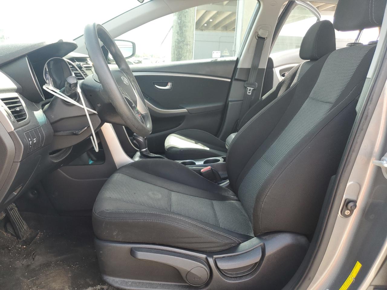 2017 Hyundai Elantra Gt VIN: KMHD35LH0HU383977 Lot: 70693854