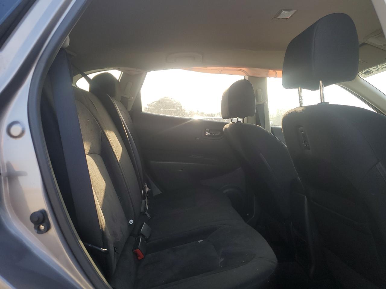 2010 Nissan Rogue - Image 10