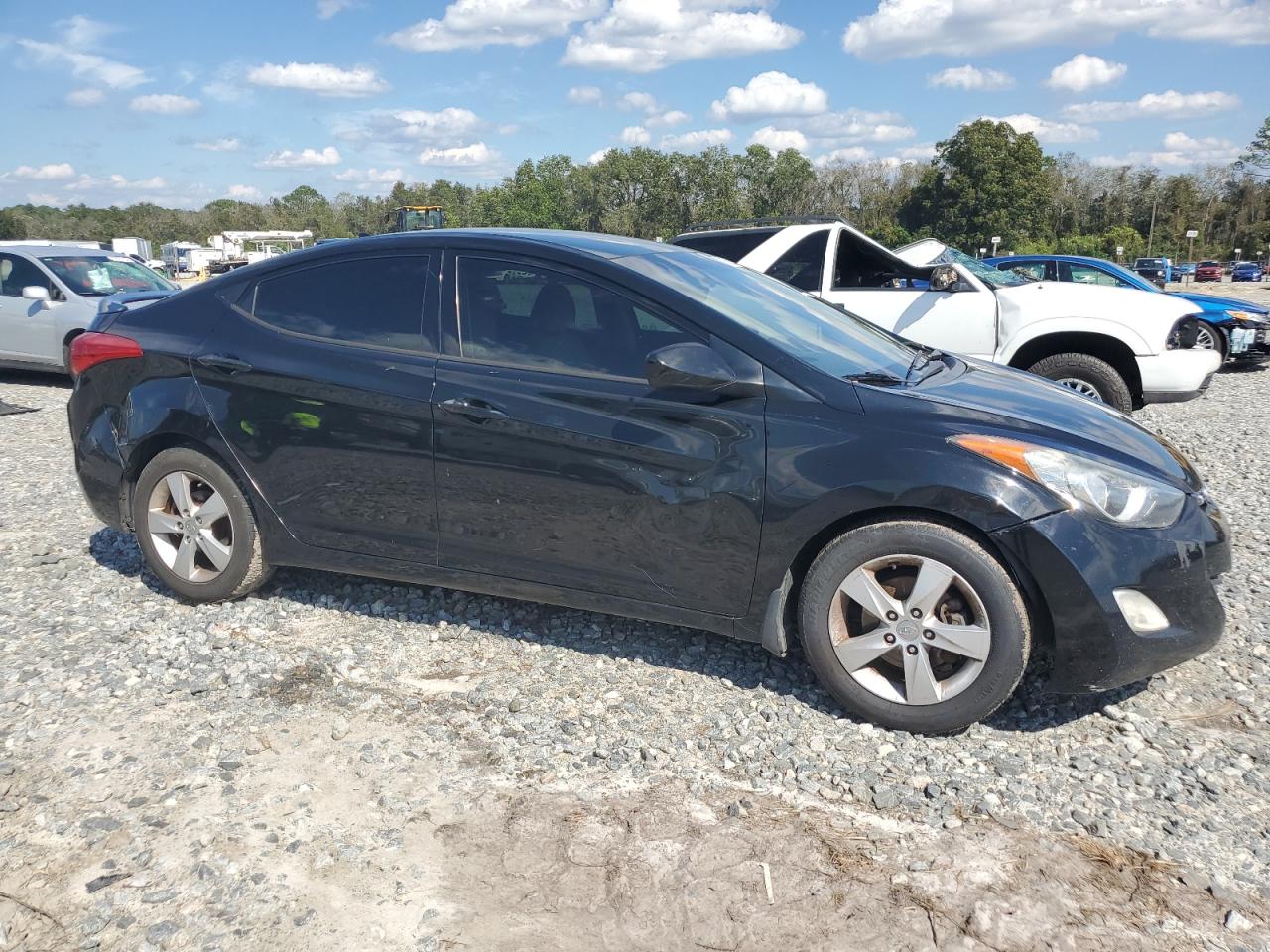 2013 Hyundai Elantra - Image 4