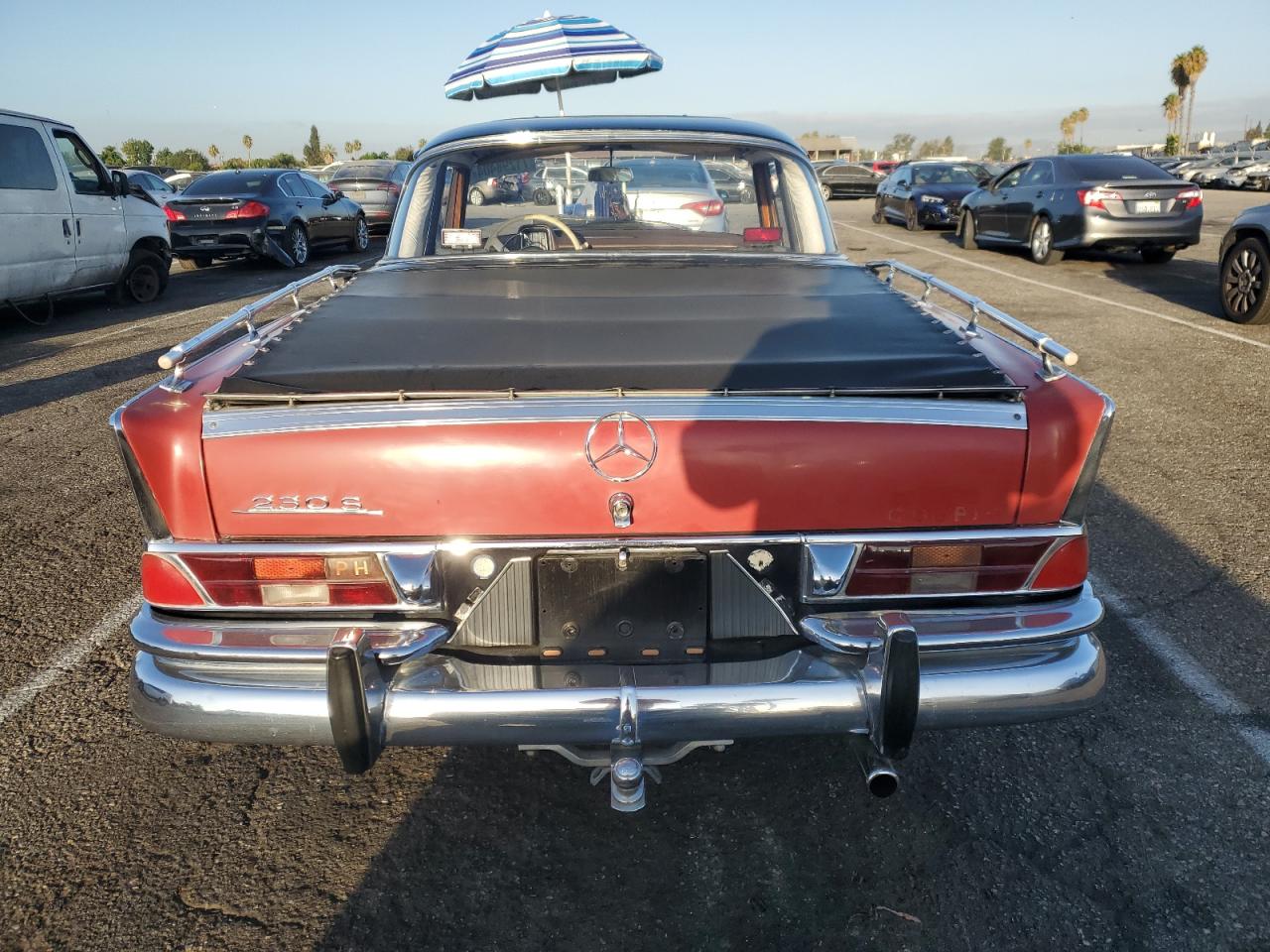 081891230S 1966 Mercedes-Benz 240