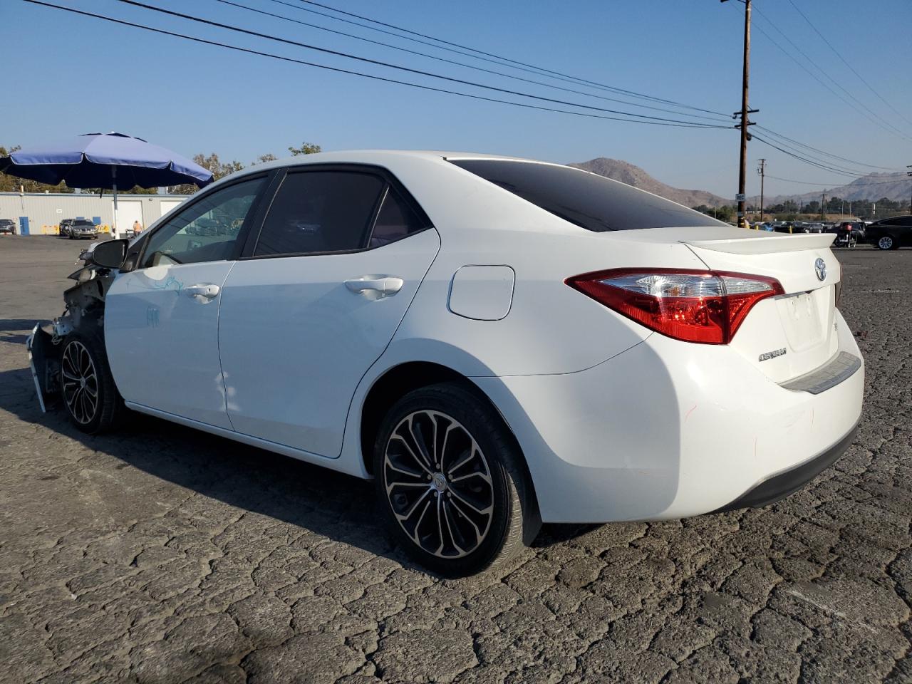 5YFBURHE6FP265280 2015 TOYOTA COROLLA - Image 2