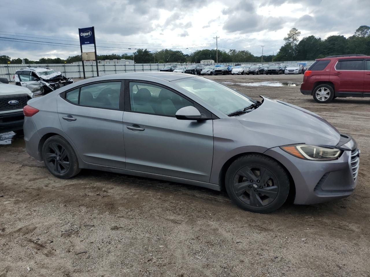 2017 Hyundai Elantra - Image 4