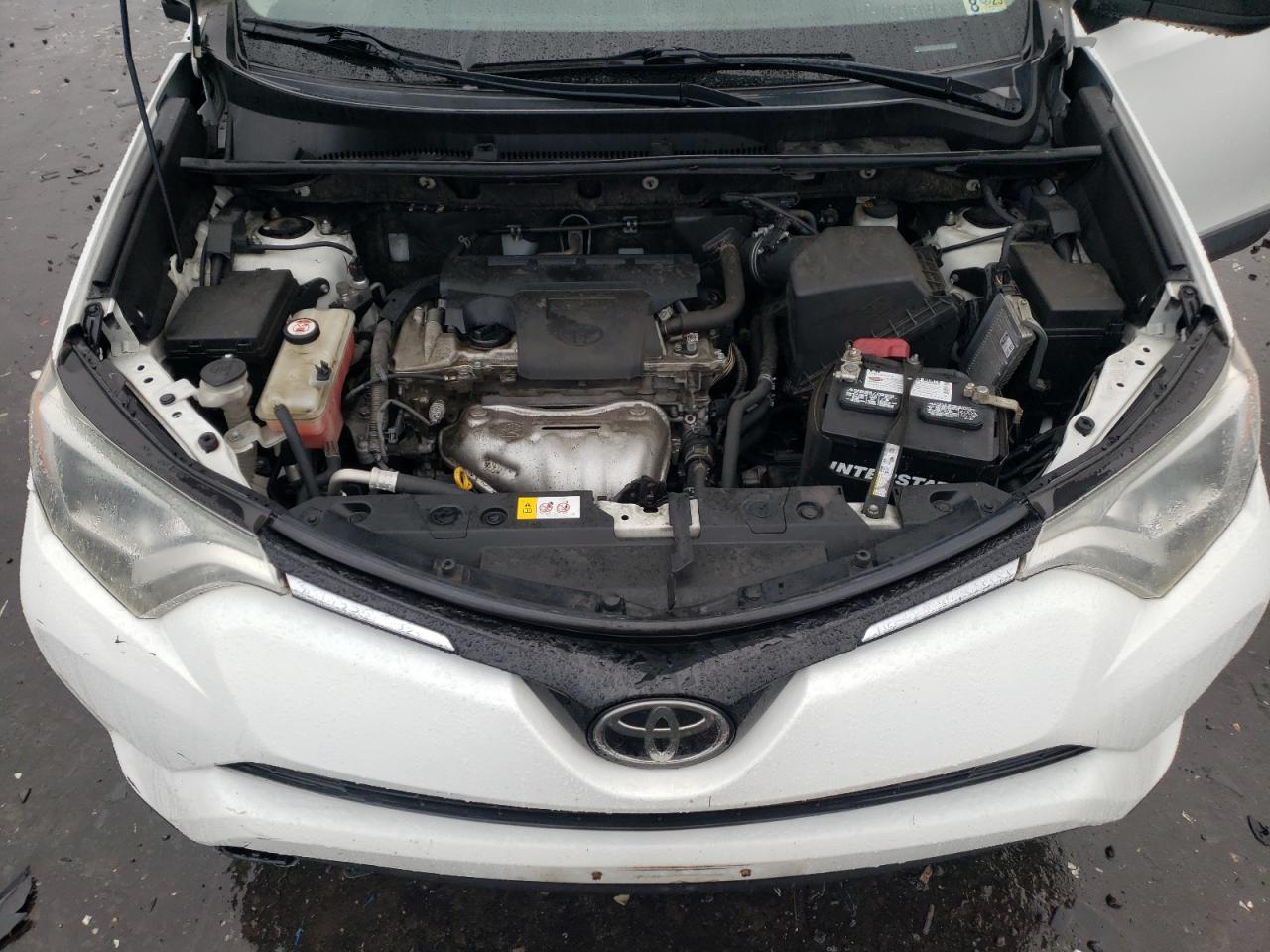 JTMBFREV6HJ135277 2017 Toyota Rav4 Le