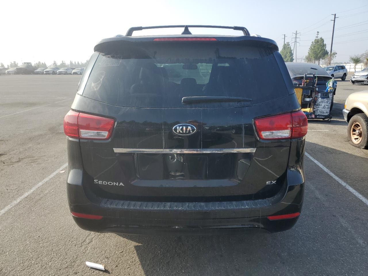 KNDMC5C12G6183516 2016 Kia Sedona Ex