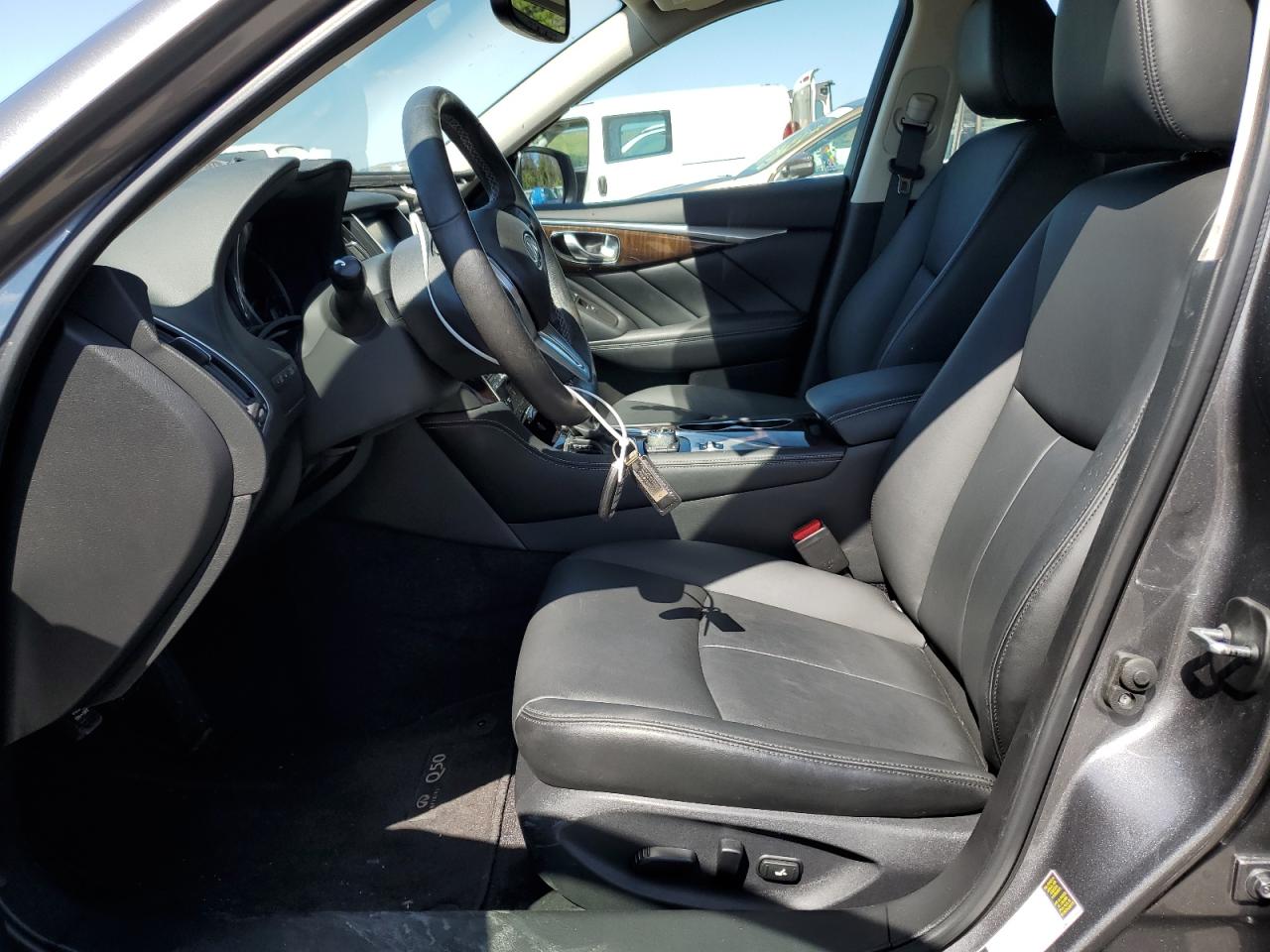 JN1EV7AR5JM611054 2018 Infiniti Q50 Luxe