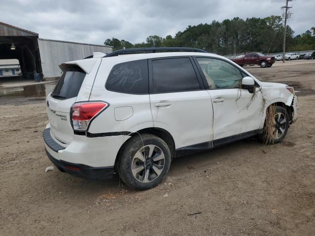  SUBARU FORESTER 2017 Белый