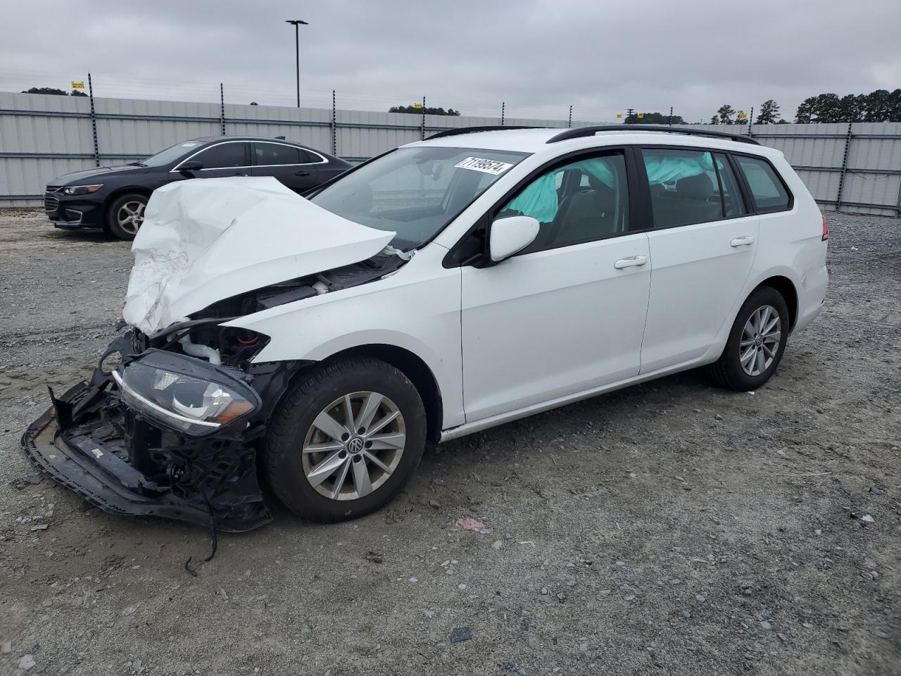 3VWD17AU8JM766627 2018 VOLKSWAGEN GOLF - Image 1