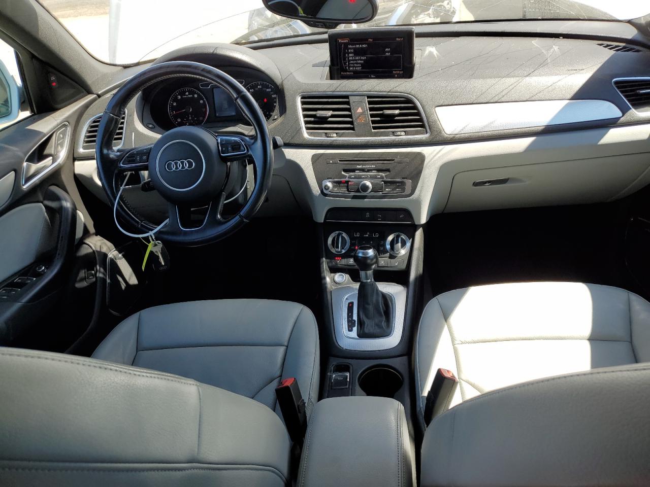 WA1FFCFSXFR011606 2015 Audi Q3 Prestige