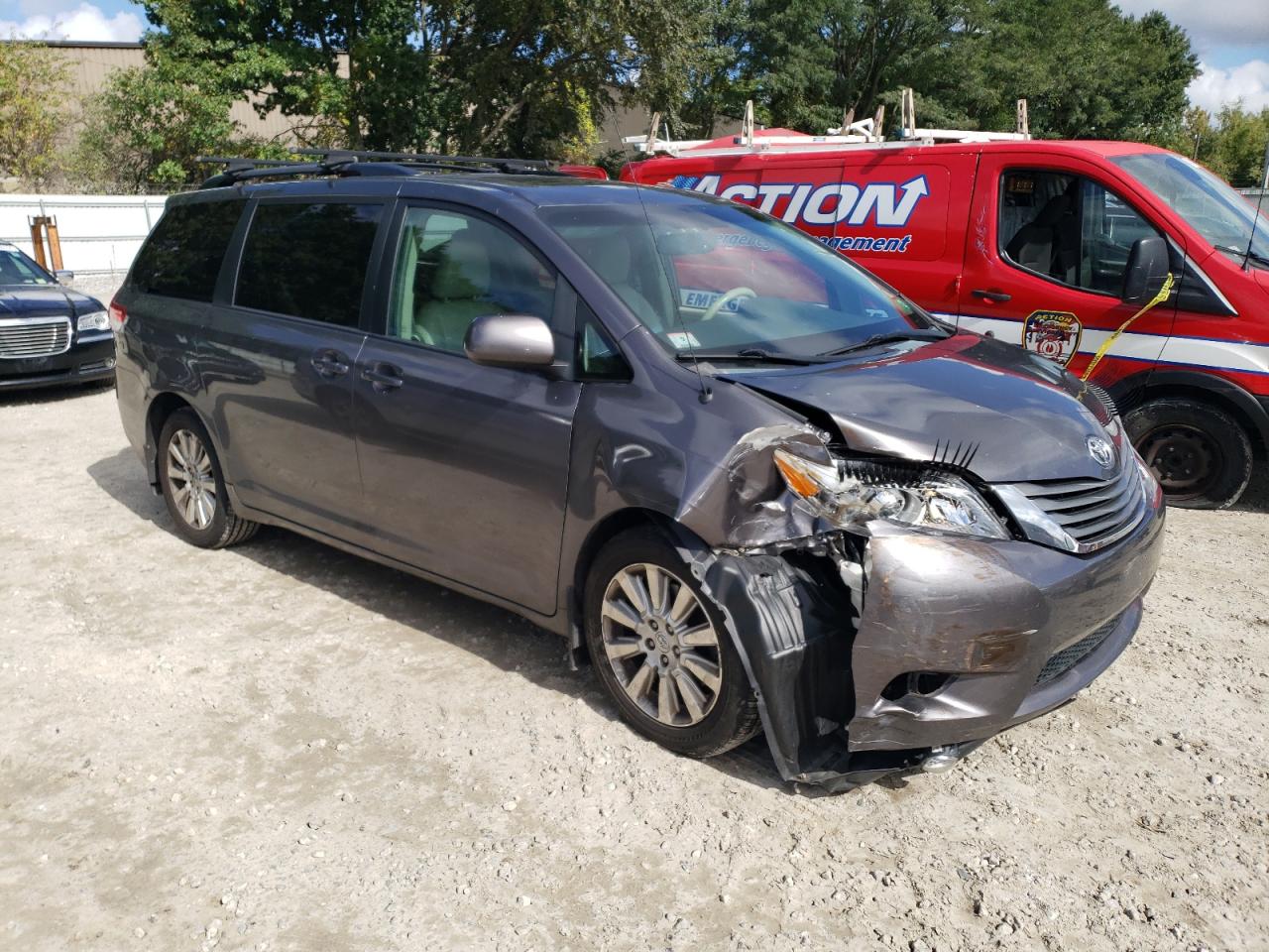 2014 Toyota Sienna - Image 4