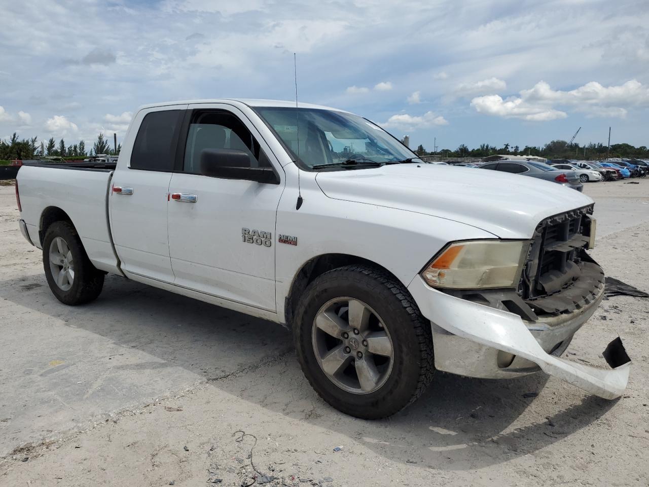 1C6RR6GTXFS569491 2015 Ram 1500 Slt