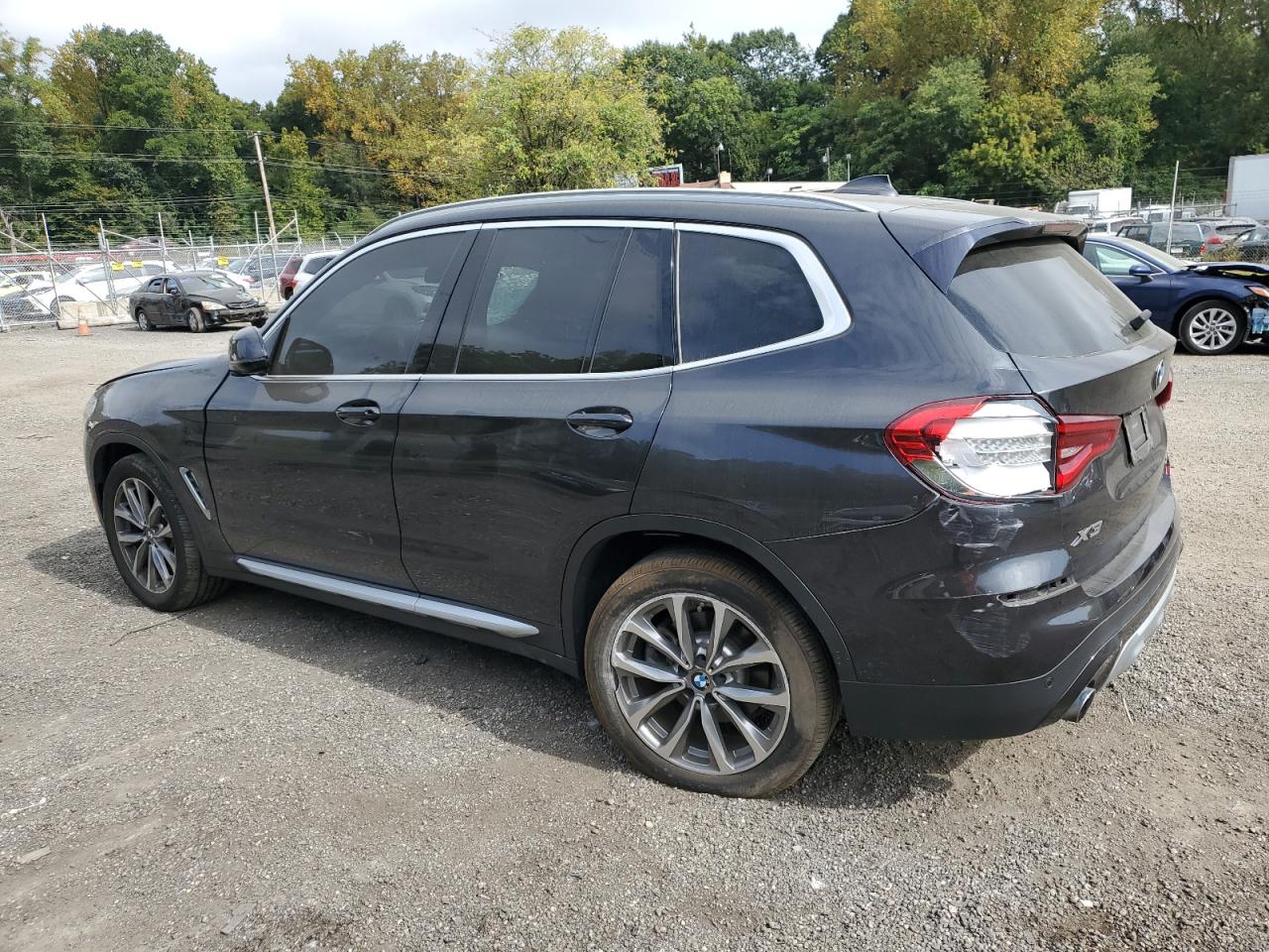 VIN 5UXTR9C56KLR06670 2019 BMW X3 no.2