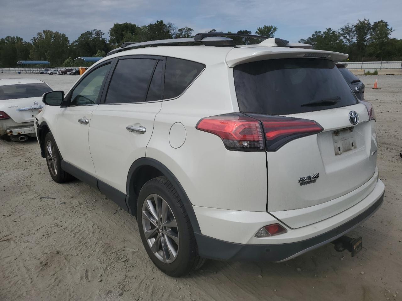 JTMYFREV2HJ710291 2017 TOYOTA RAV 4 - Image 2