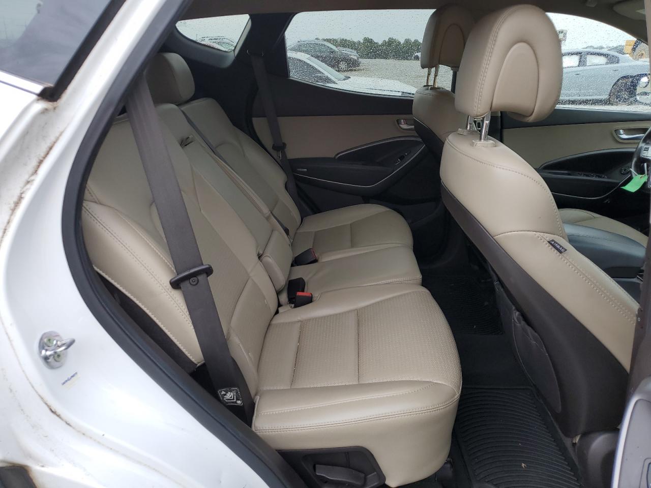 2013 Hyundai Santa Fe - Image 11