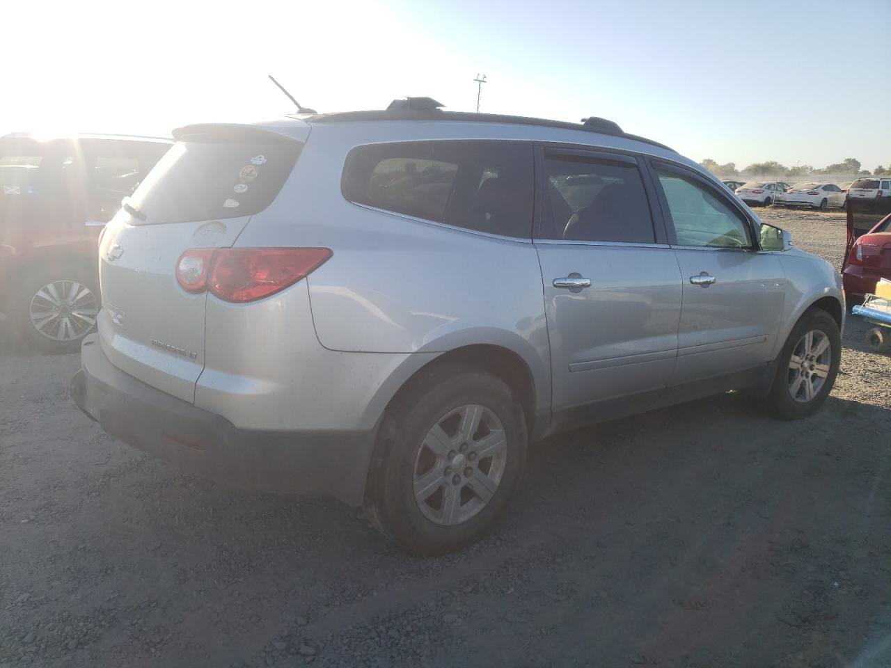 2010 Chevrolet Traverse - Image 3