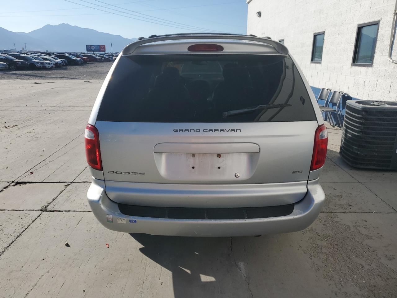 2003 Dodge Grand Caravan Es VIN: 2D4GP54L53R147052 Lot: 70438904